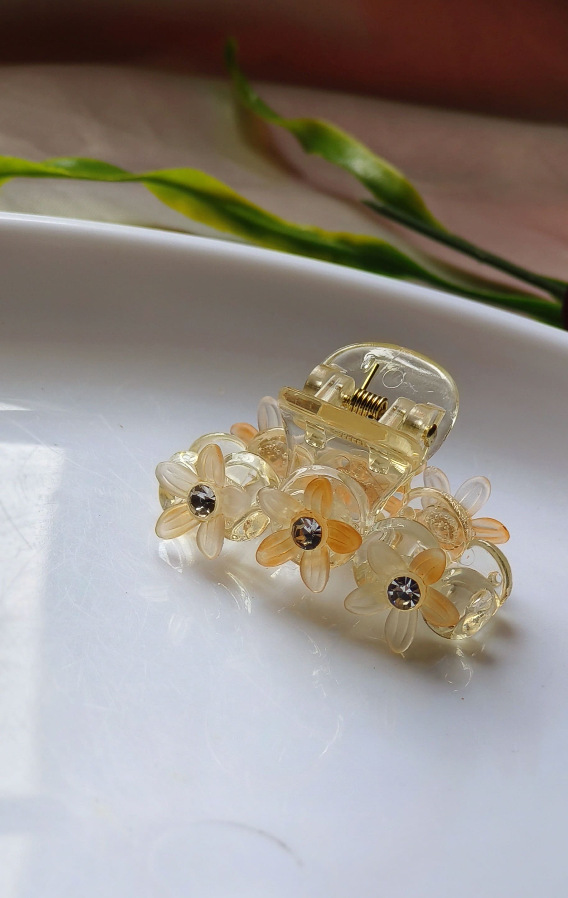 Mini flower claw clip