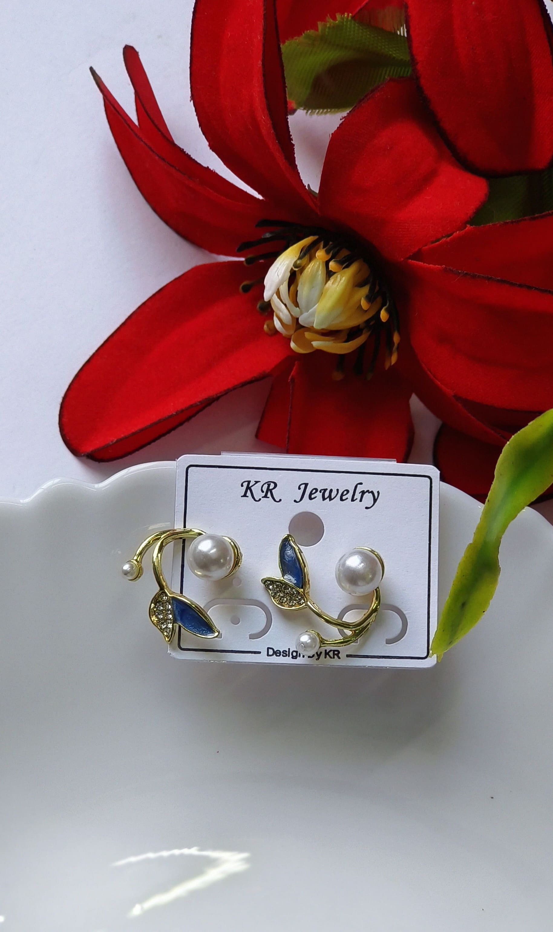Fancy tulip earring