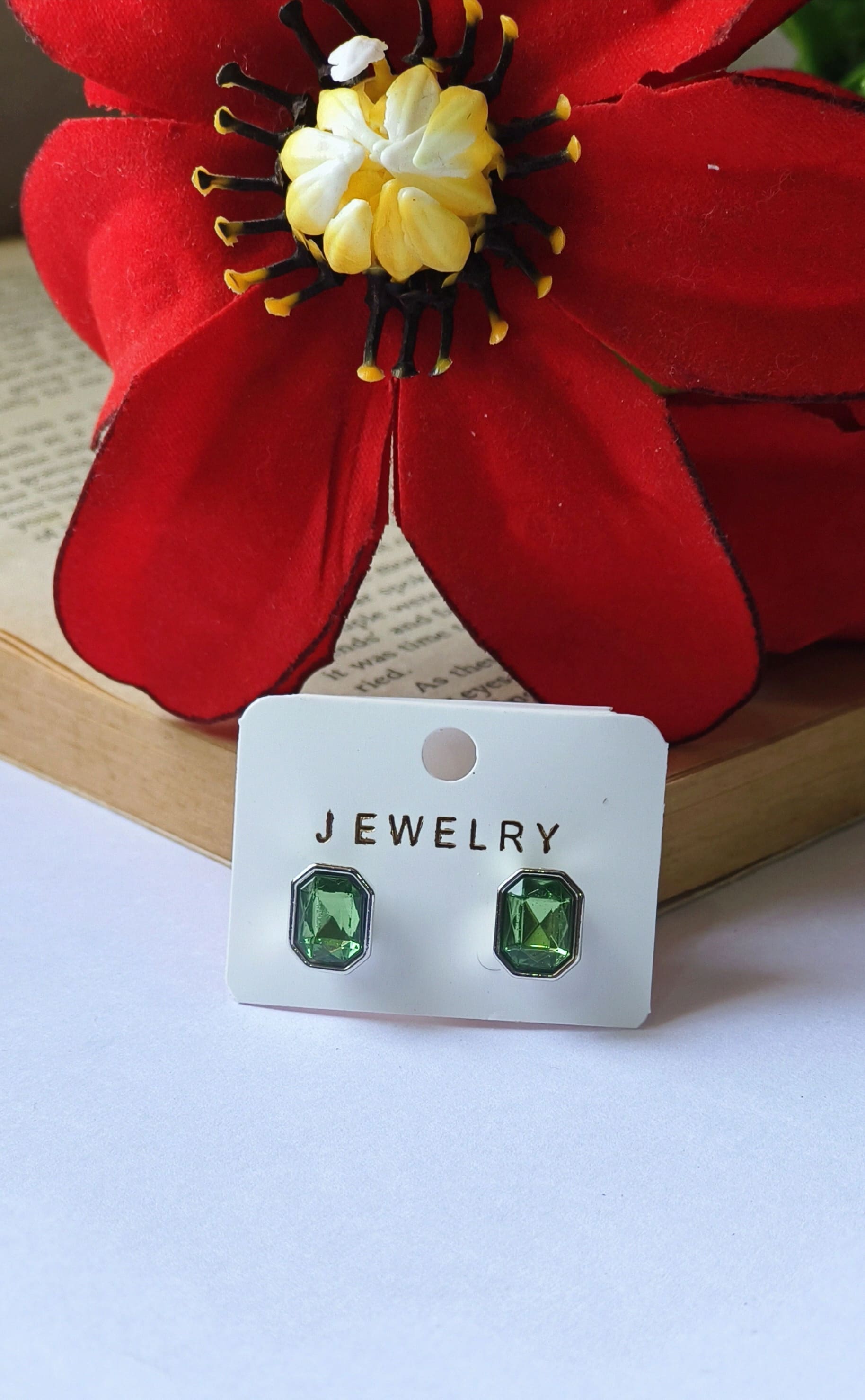 Drop stone stud earring