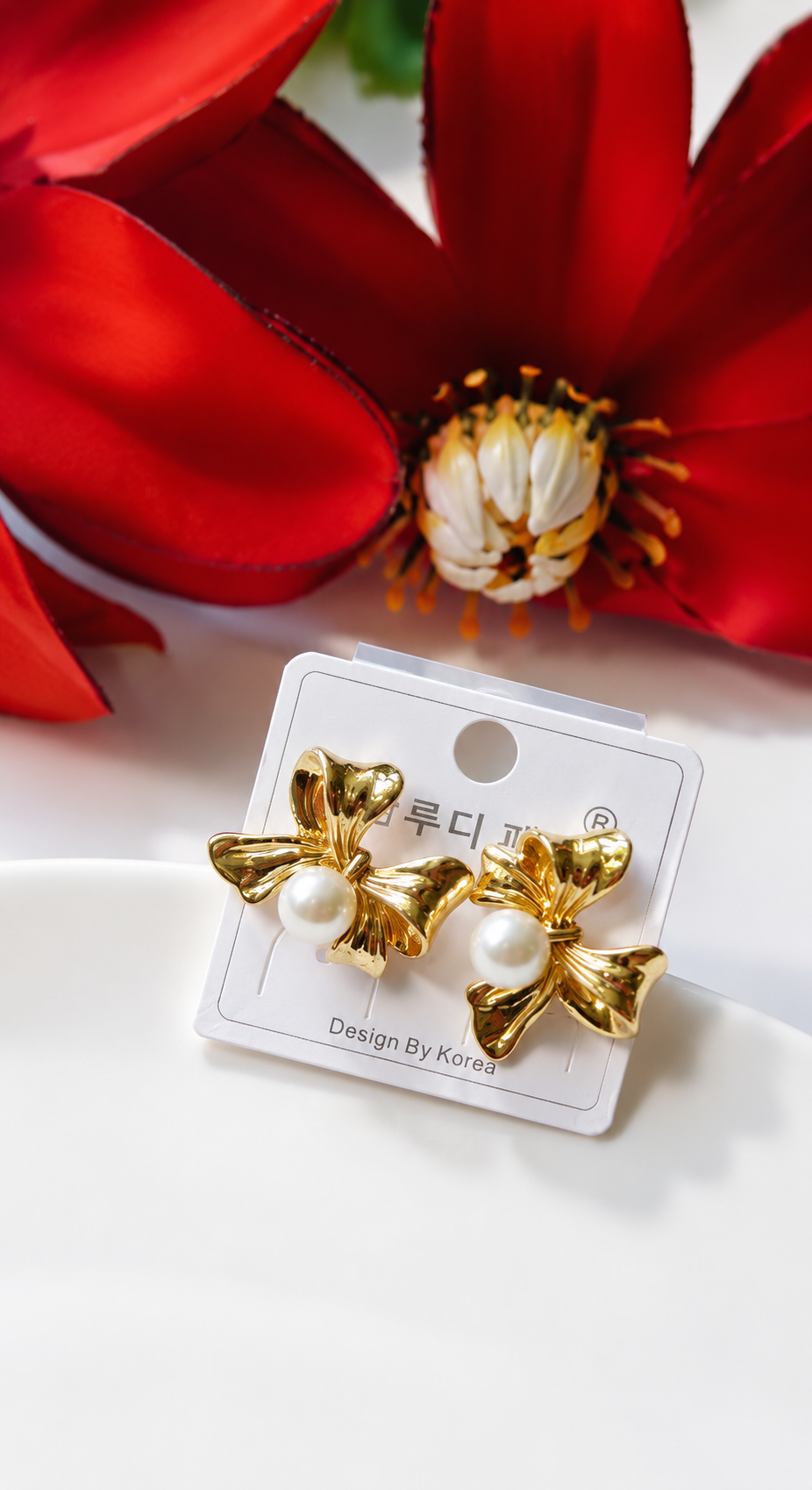 Bow design earring