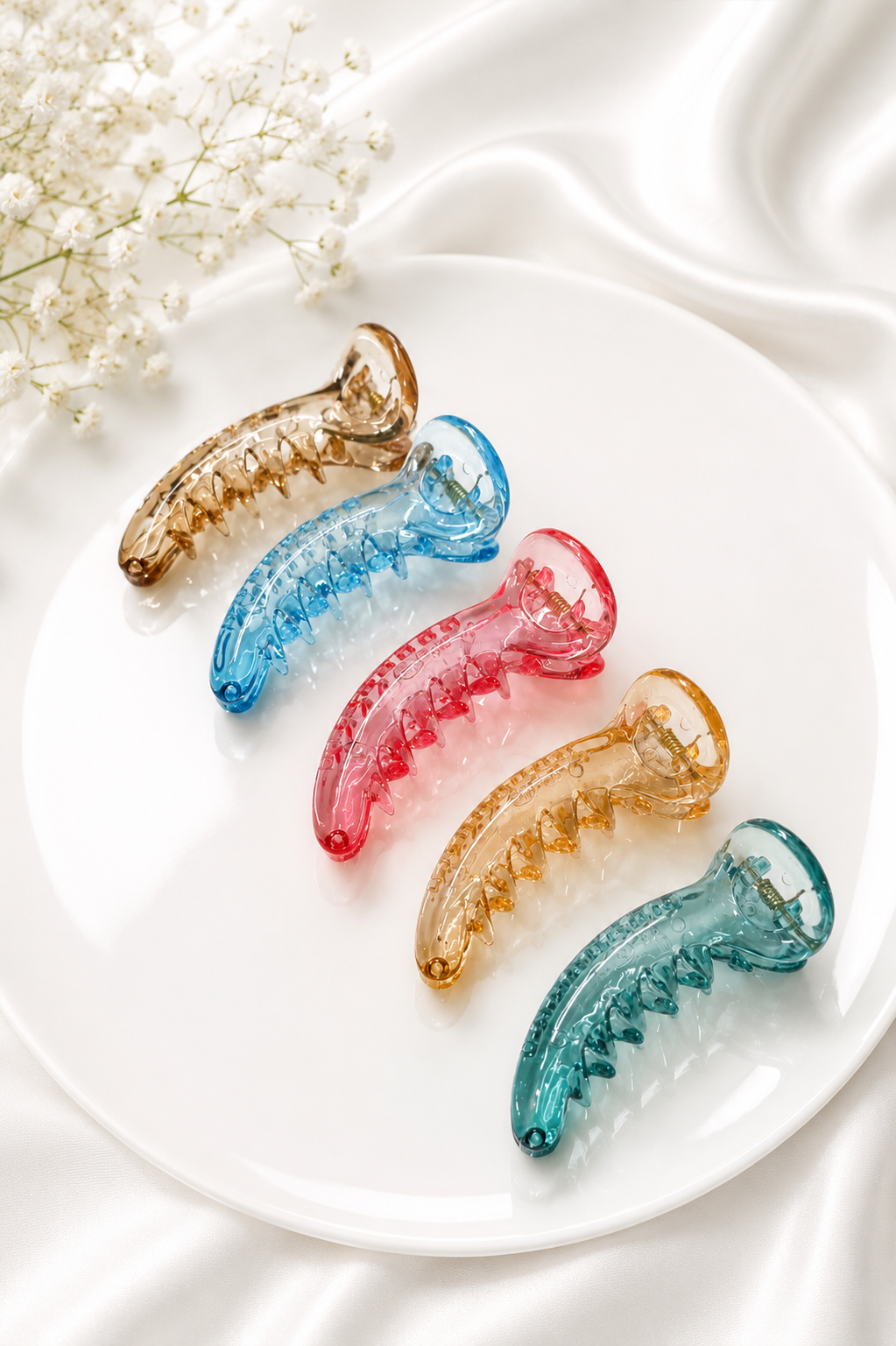 Glassy banana clip