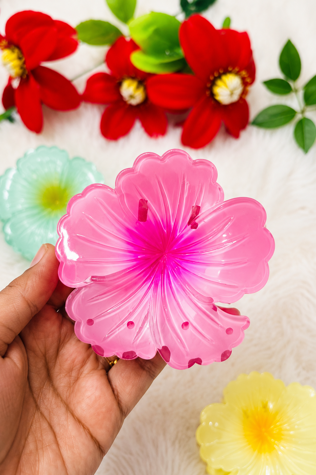 Glassy hibiscus claw clip